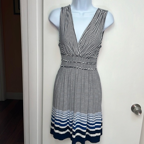 Max Edition stripped Dress. Top is crossed over the chest. Elastic waist Sz. MP - Picture 1 of 10